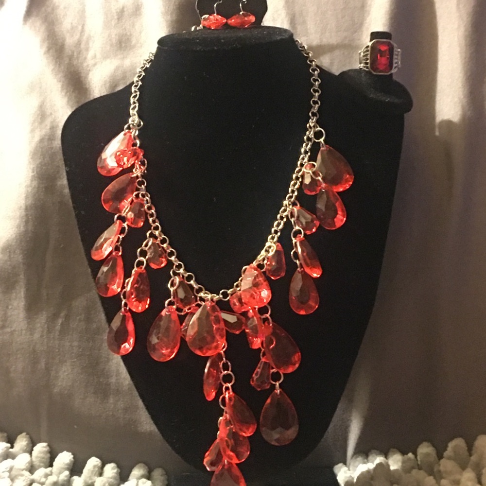 Red Iridescence Necklace Set
